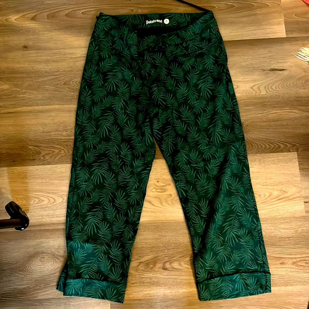 Betabrand Excellent Condition Discontinued Pattern Crop Trousers